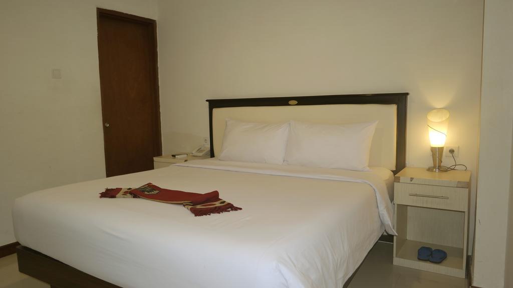 Ion Hotel Padang  Bagian luar foto