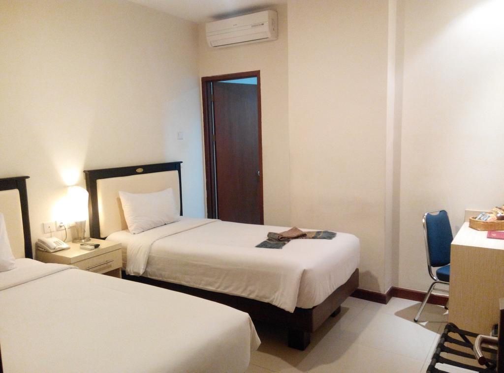 Ion Hotel Padang  Bagian luar foto
