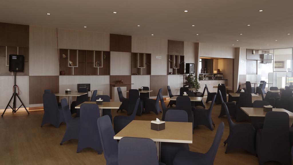 Ion Hotel Padang  Bagian luar foto