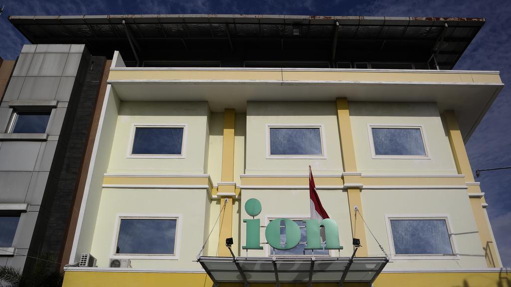 Ion Hotel Padang  Bagian luar foto