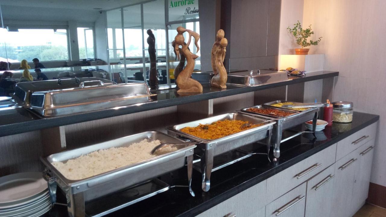 Ion Hotel Padang  Bagian luar foto